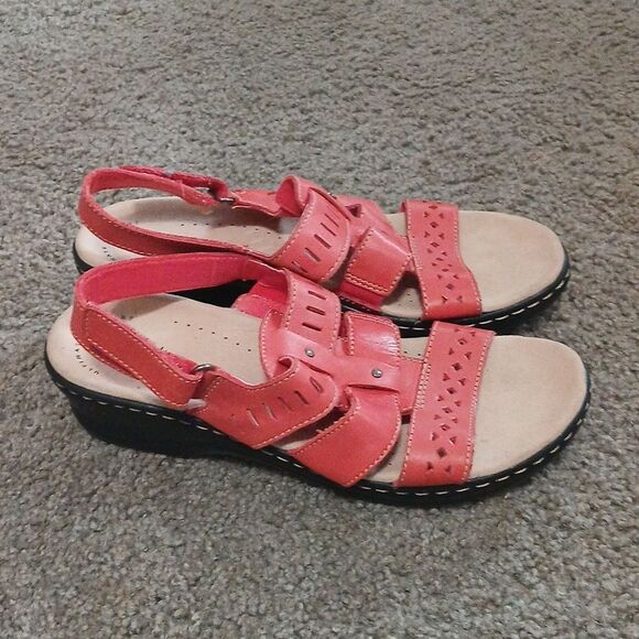 Collection by Clarks Lexi Qwin Coral Leather Sandals Women’s Size 8N NWT - Picture 5 of 8